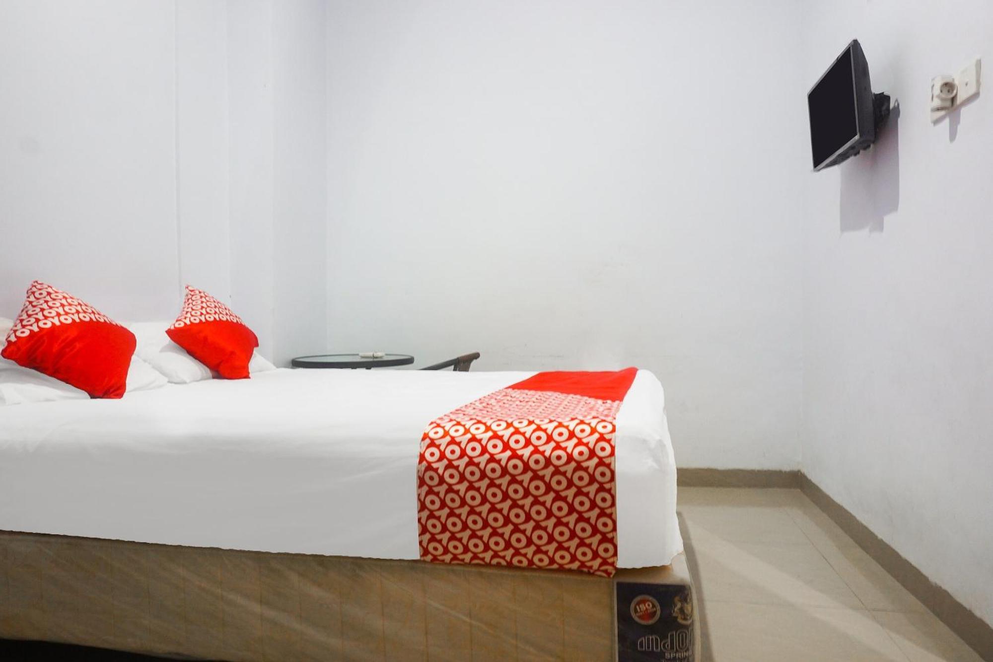 Oyo 91759 Pondok Hikmah Makassar Buitenkant foto